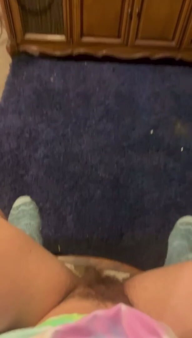 I know it’s dirty but I love peeing on the carpet