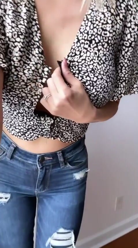 The perfect MILF tits.