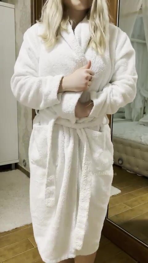 here's your daily dose of boobs ❤️