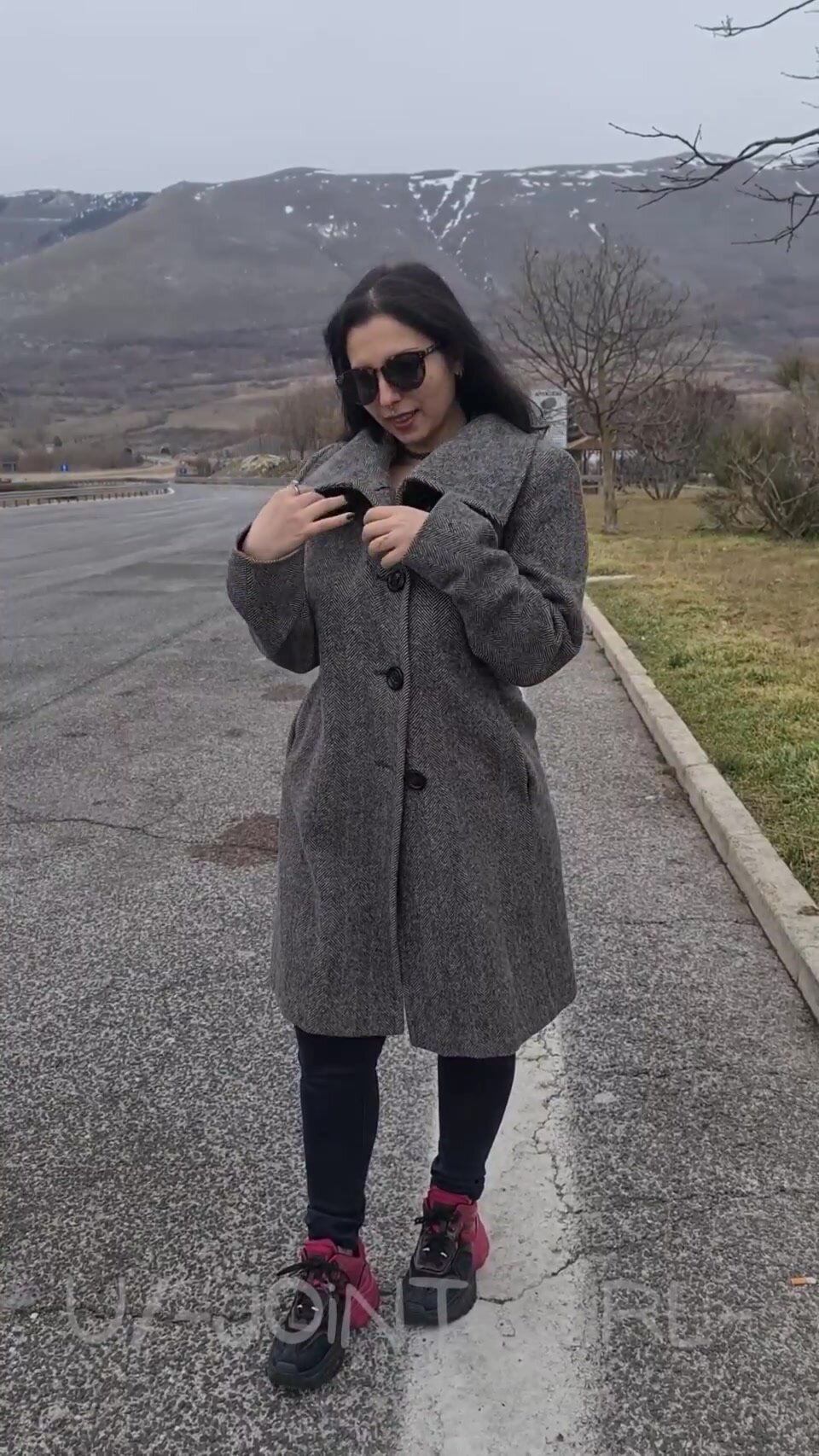 Honk if you see a topless girl on the Freeway