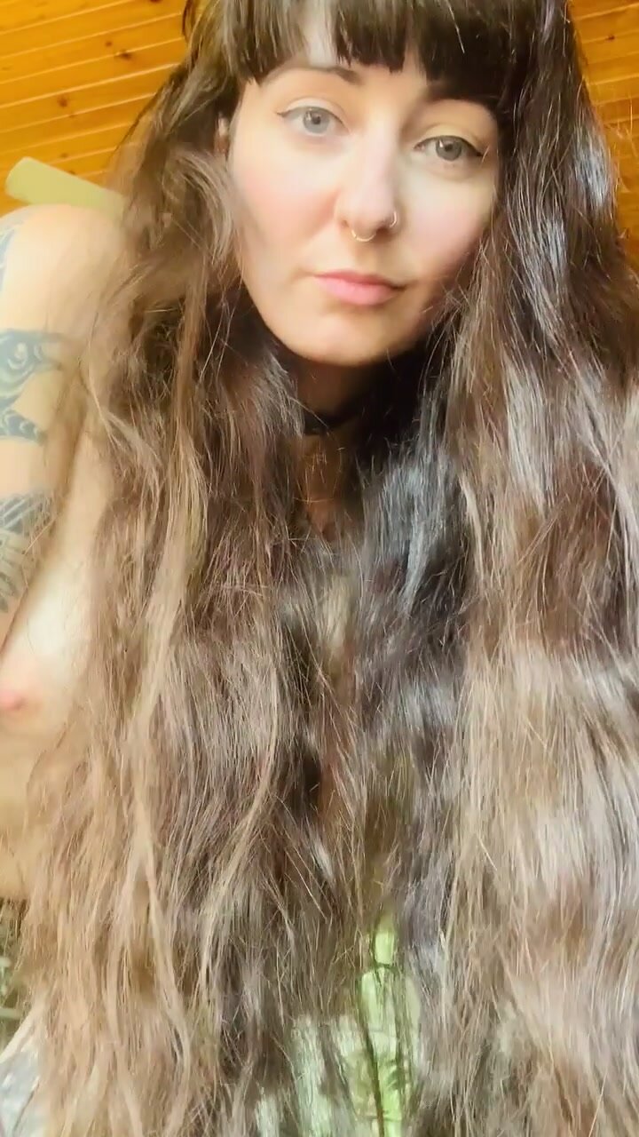 Start your day with a little alt ass