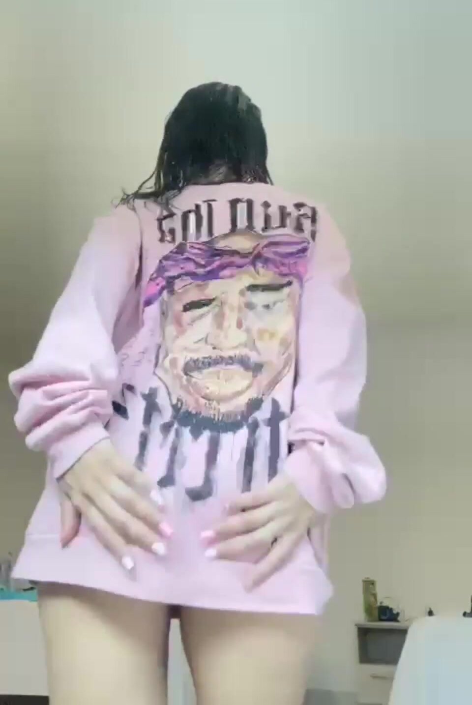 This is usually my outfit when inviting someone to my dorm