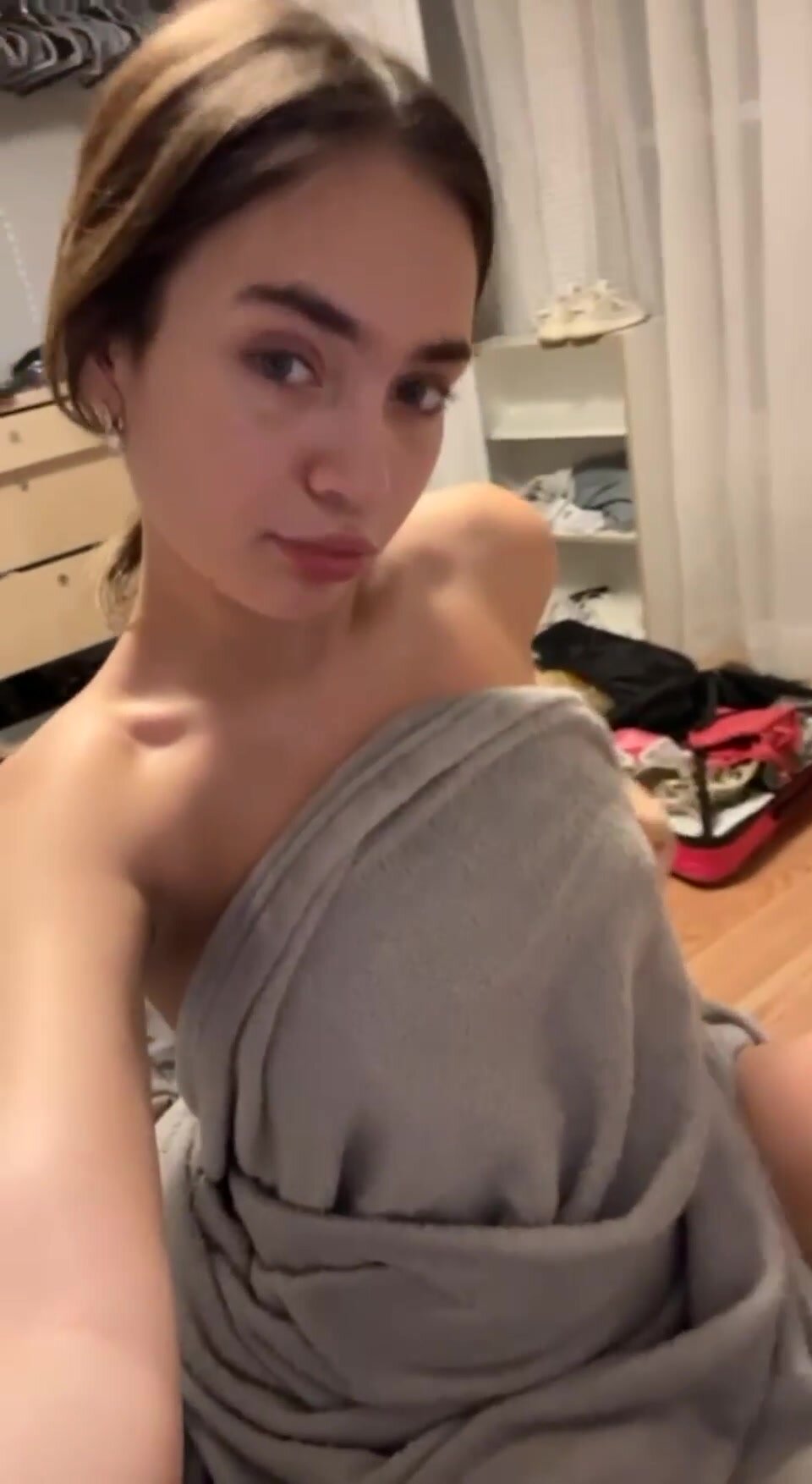 5’2 and 19… is that funsized enough?