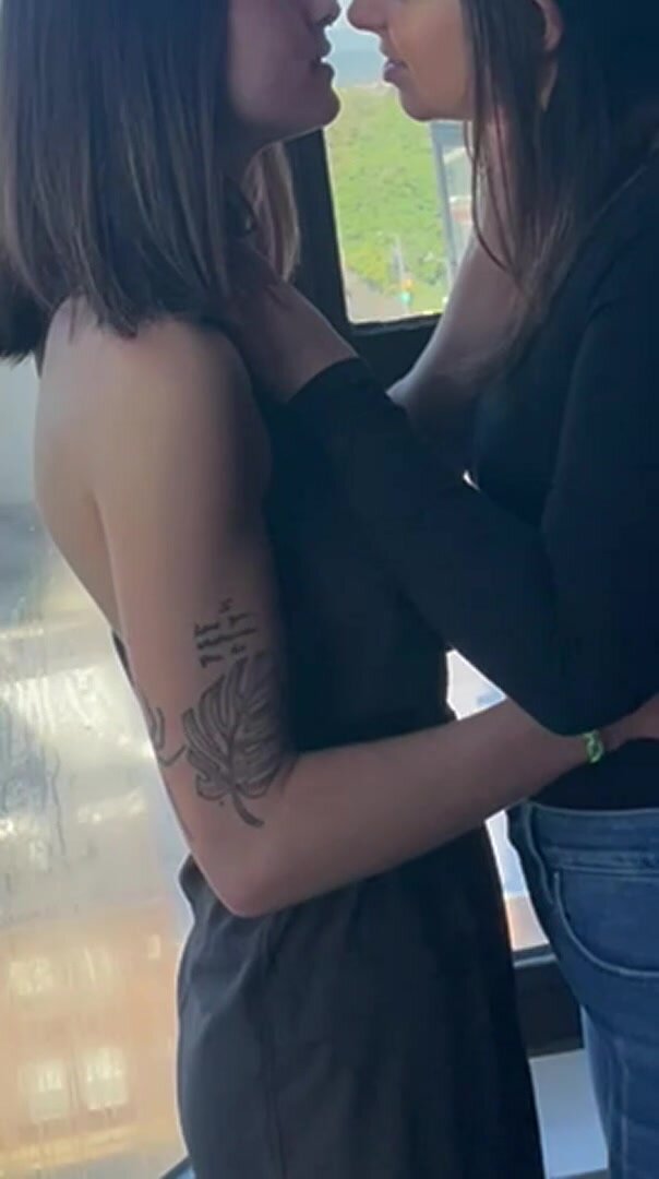 need her lips on me