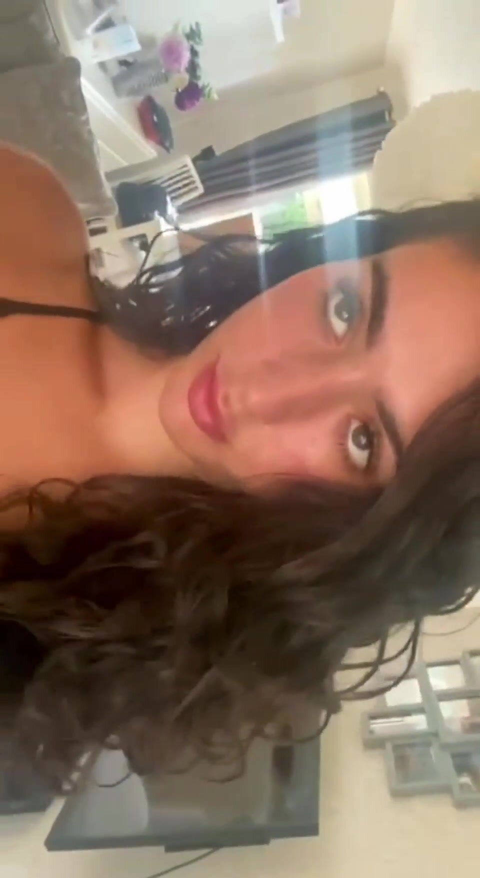 I'm just a cute arab baddie with a fat booty