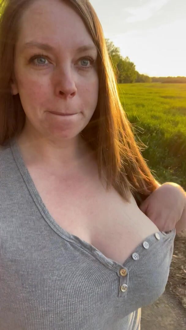 Evening light making dem tiddies pop!
