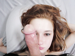 Милашка Алаина Доусон работает ротиком и получает камшот на лицо