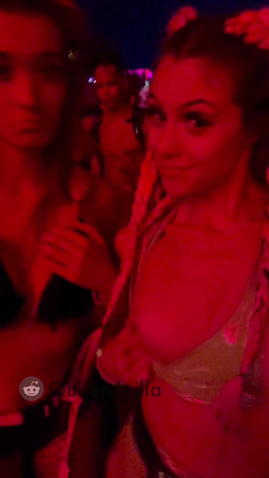 someone walked by saying "I saw that" with u/HazelGrey2000