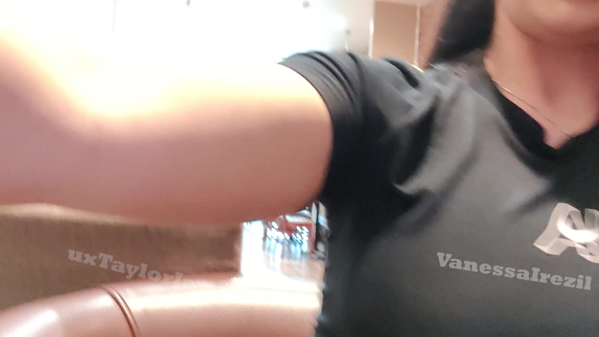 My friend had never done flashing before and after telling her how horny it gets you, we decided to just go for it right there