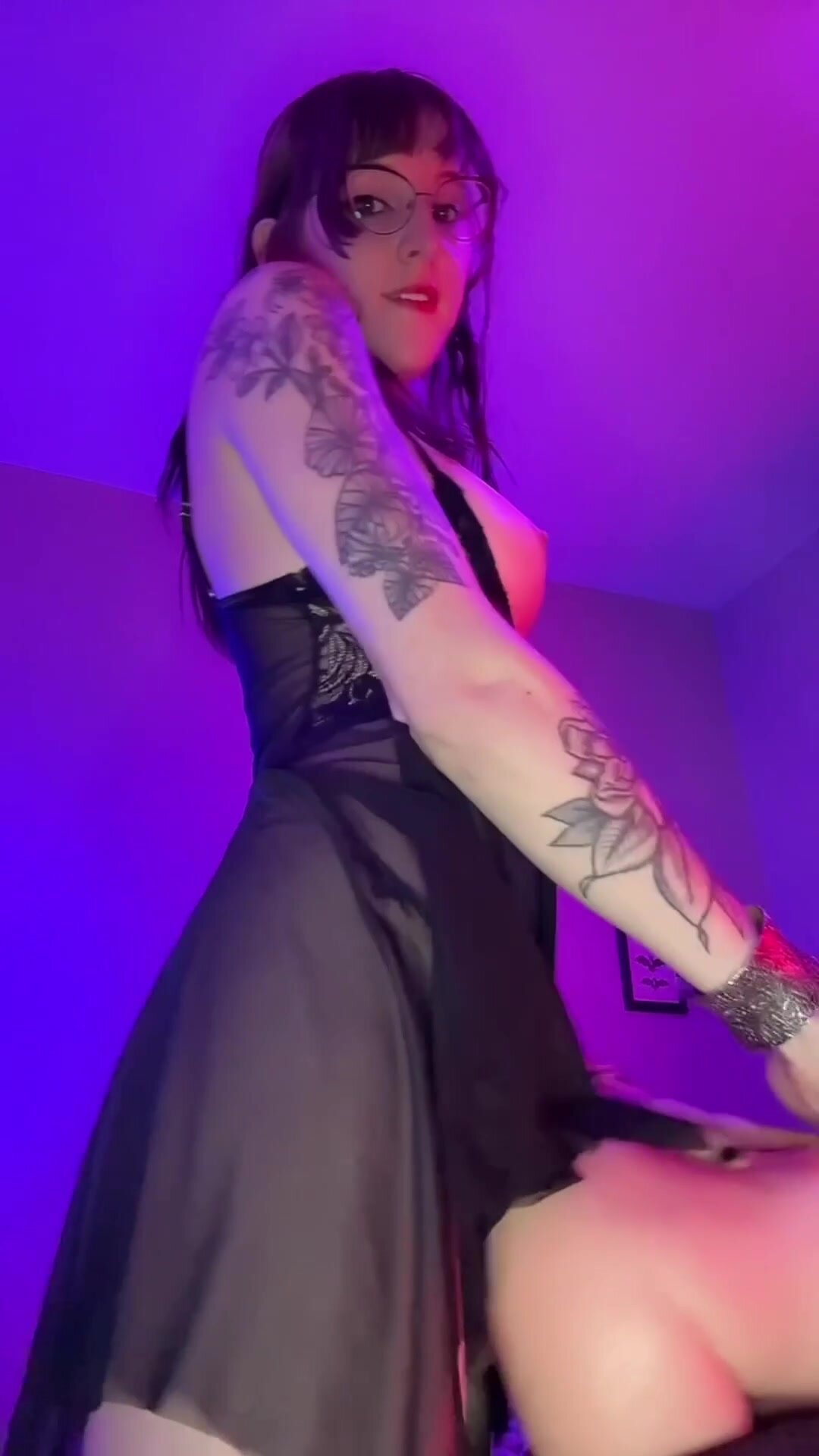 goth girls inside you like this, are you squeezing the cum out of her or make her last longer?