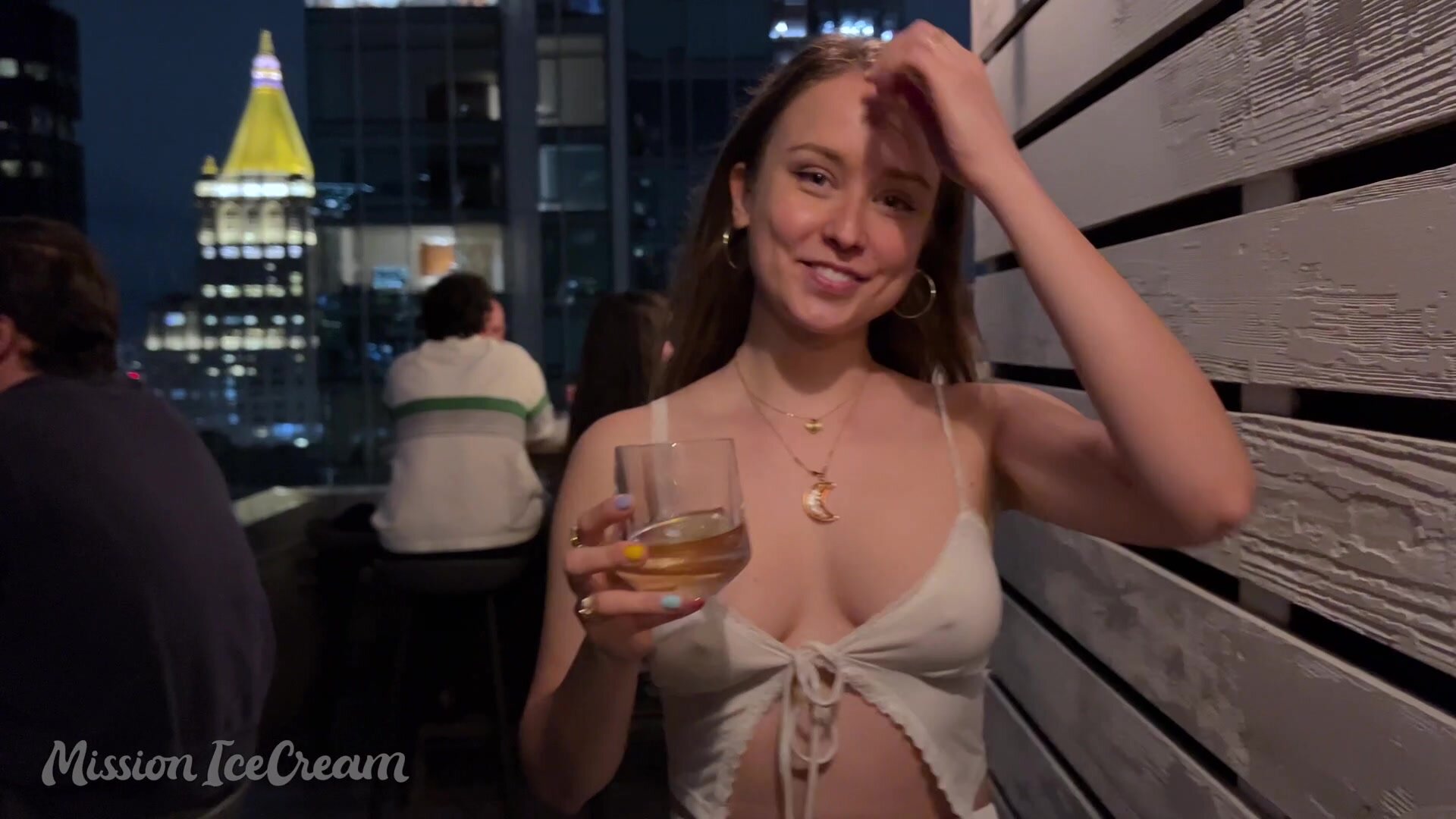 flashing before the appetizers come