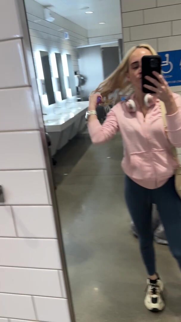 Flashing and masturbating in plain hiding lol