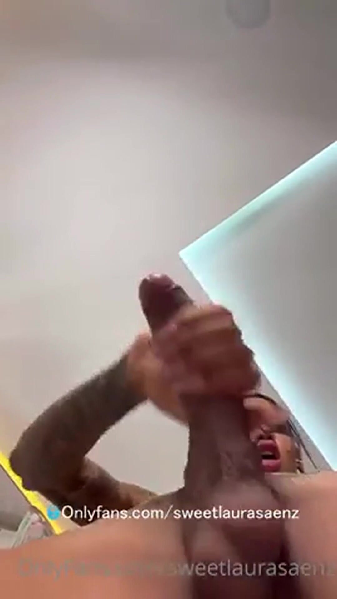 Pretty Colombian girl stick