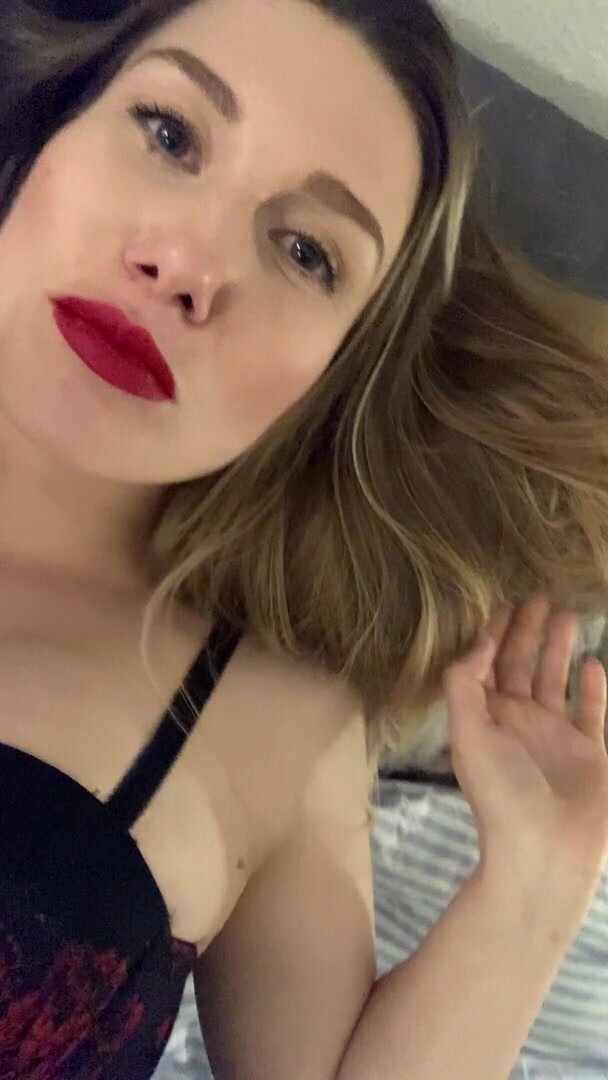 Pregnant and all dressed up for you Daddy