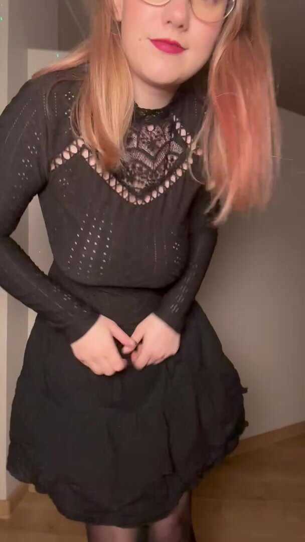 Fuck a goth Mommoy tonight (;