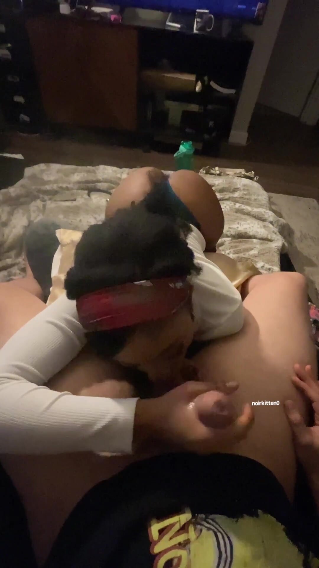 if you give me booty rubs and slaps while i suck your dick, it just encourages me to suck it even better