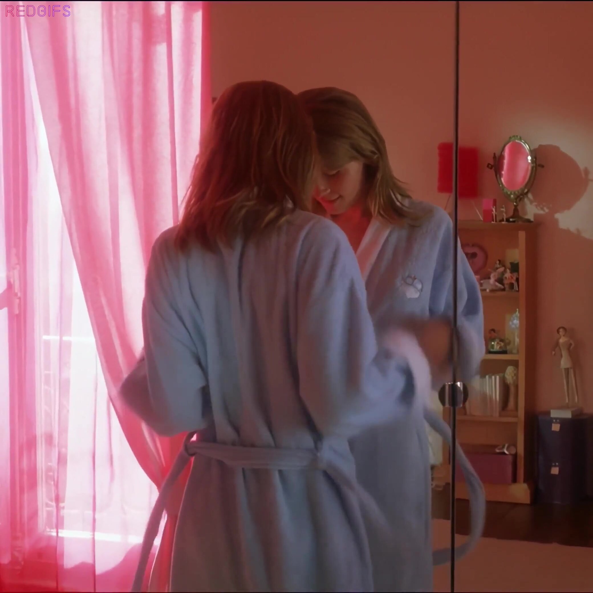 Clemence Poesy in Bienvenue chez les Rozes