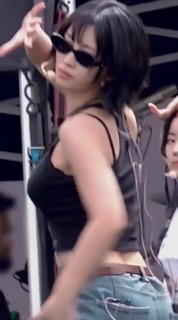 TWICE - Momo & Jihyo