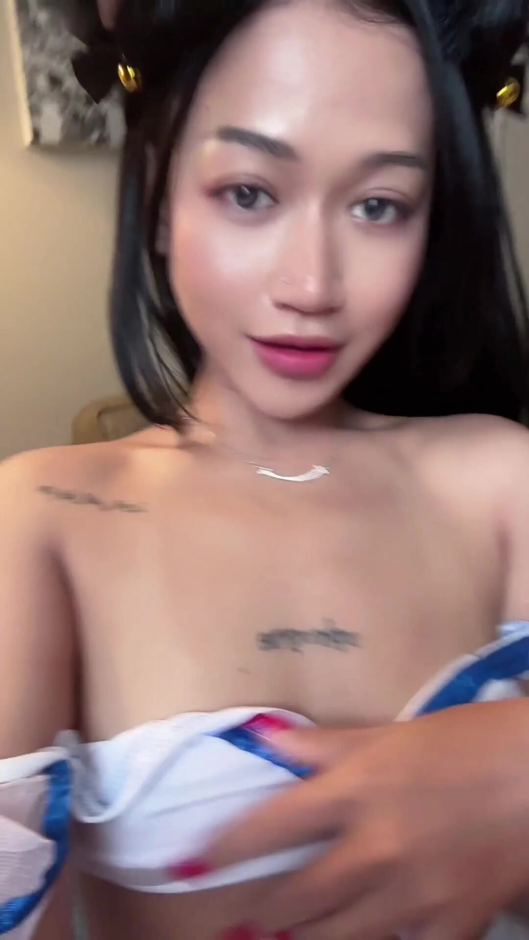 Showing u my tits to make u hard and horny