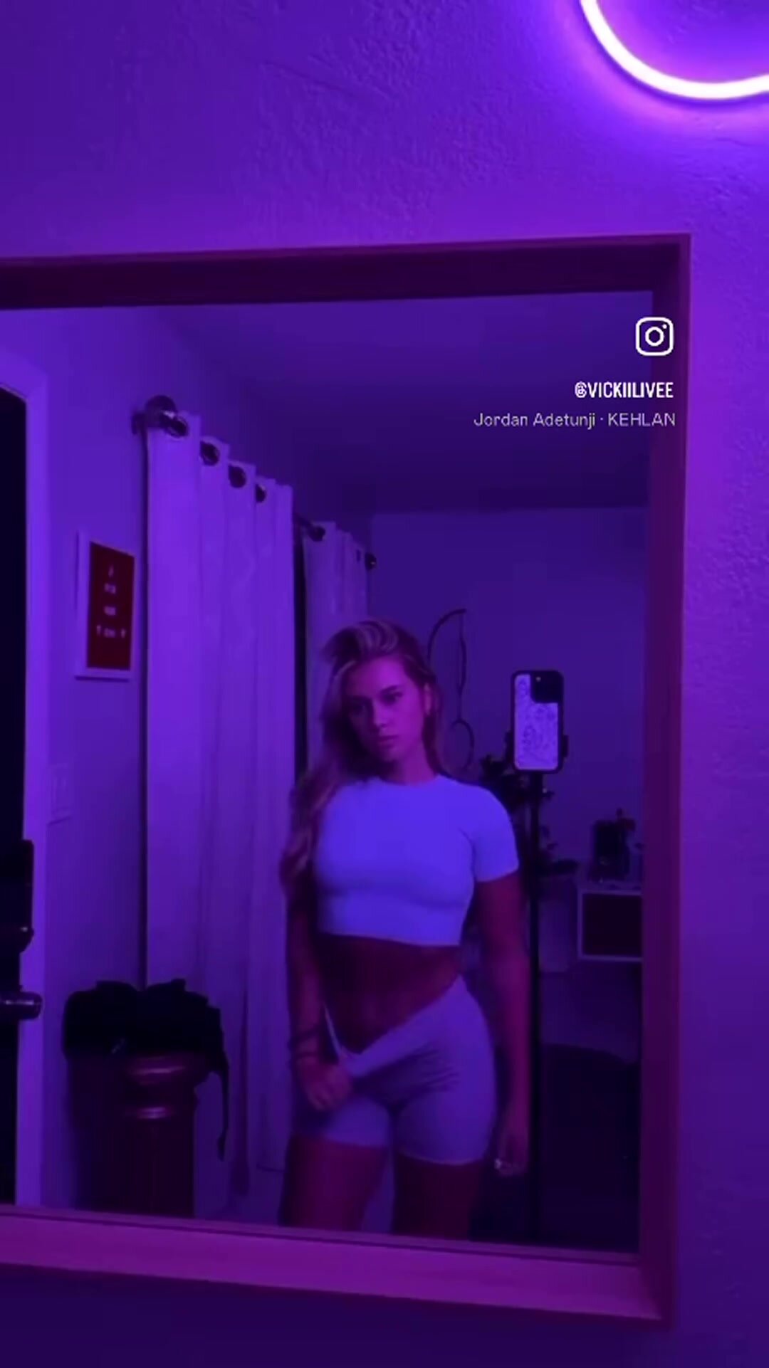 Pretty little blonde baddie