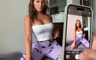 StepSis Latina Teen's Photo Shoot Surprise: Nude Tease & Cream Pie