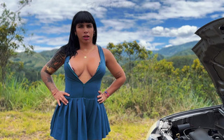 Ripped Latina MILF was fucked in my house while her car is broke