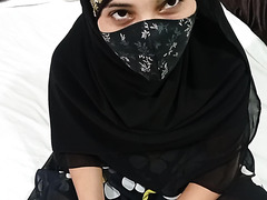 Arab babe is so desperate she provides him with all her holes