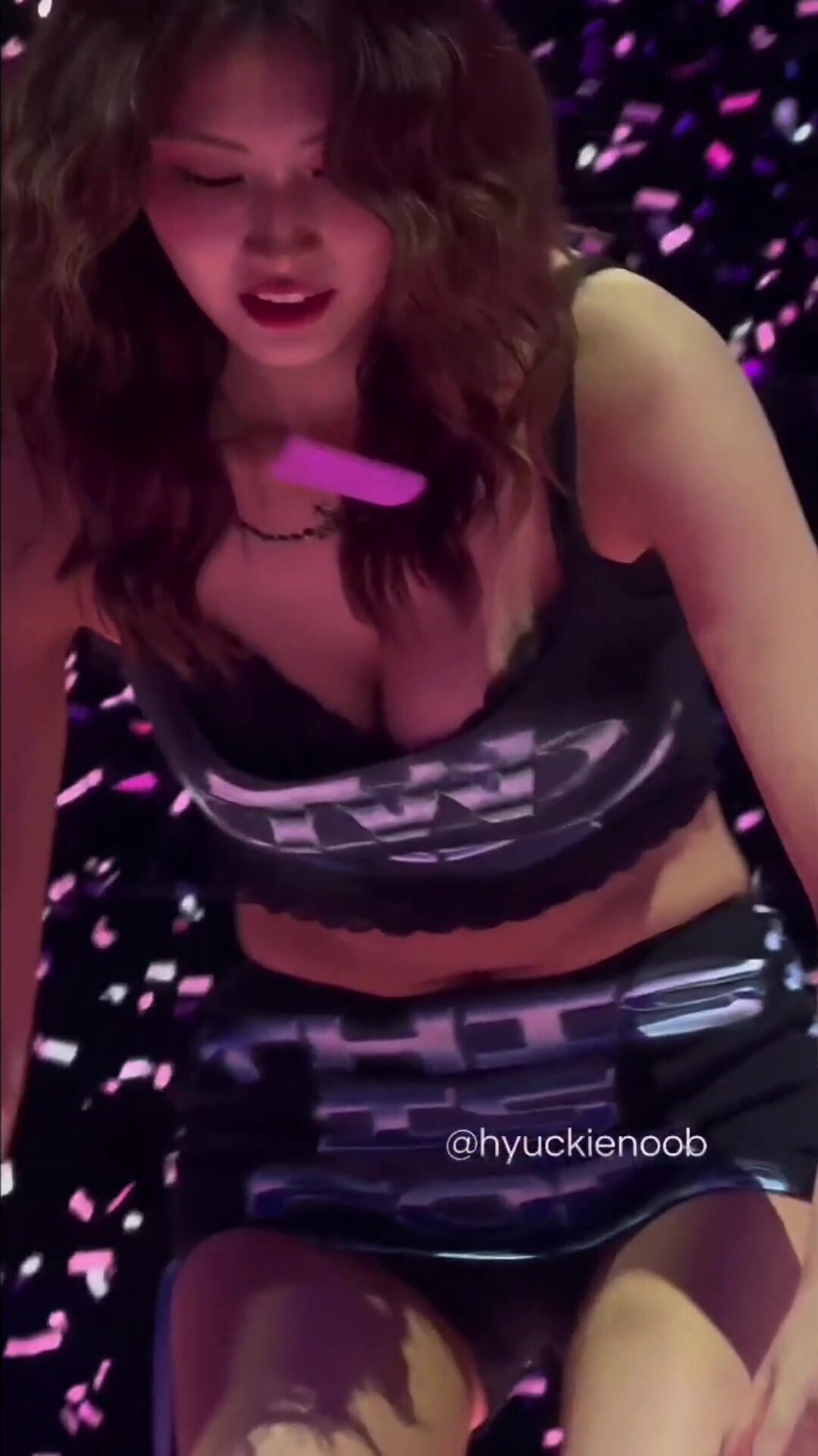 TWICE - Momo