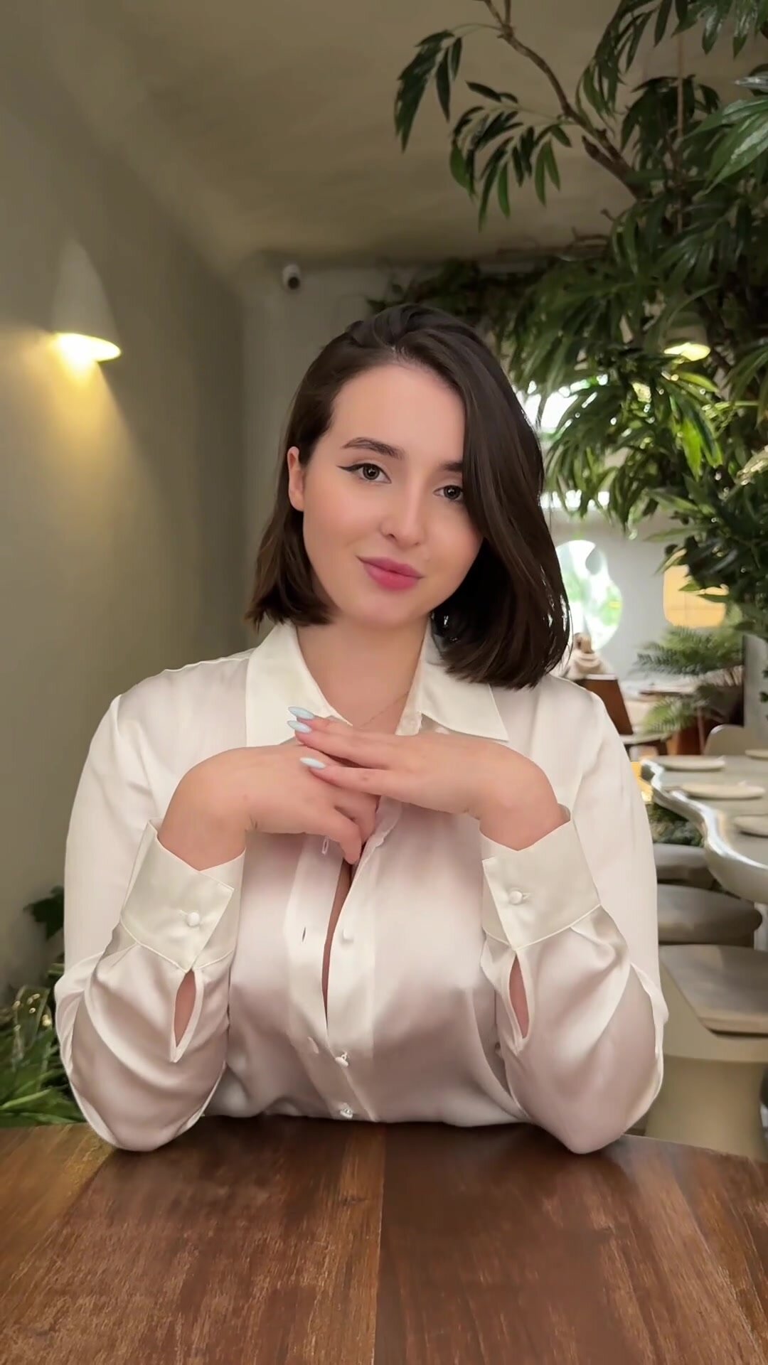 Flashing tits in the cafe