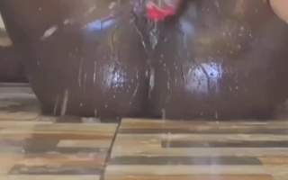 Big ass Ebony squirts in hot solo toying session