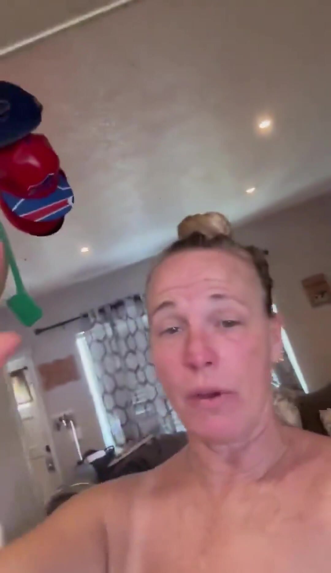 You love opening your grandma‘s social media when she’s drunk