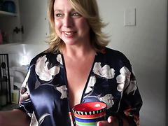 I crampie my stepmom's tight pussy and make her feel like she's in her 20s again
