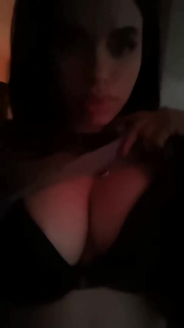 arrow up if ur cock is bigger than 4 inch