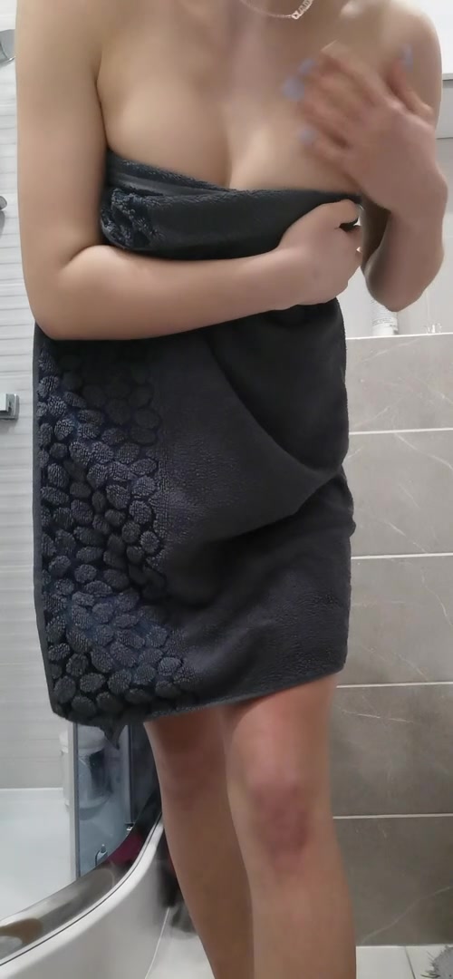 Would you fuck petite 19yo polish student? Aka me 