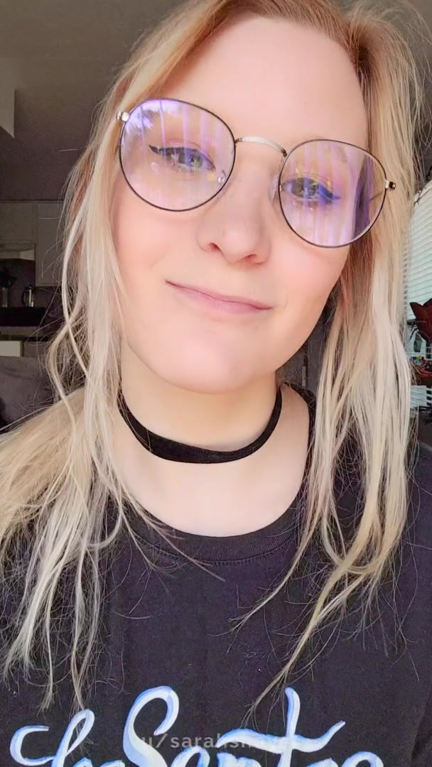 Would you smash a 5'1 gamer girl who is slightly chubby?