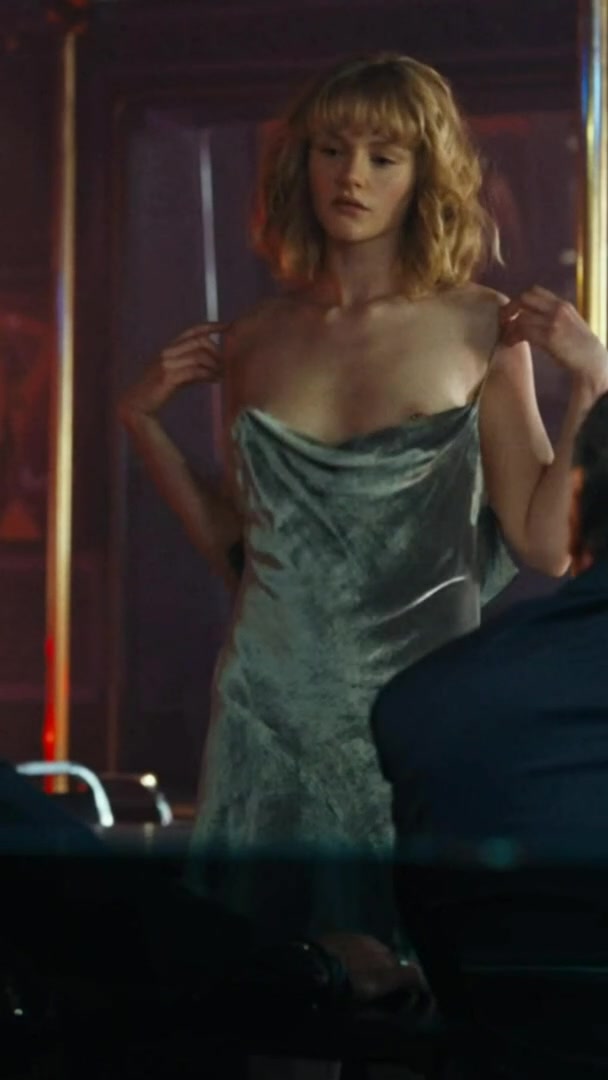 Emma Laird - Perfect body in 'Mayor of Kingstown'