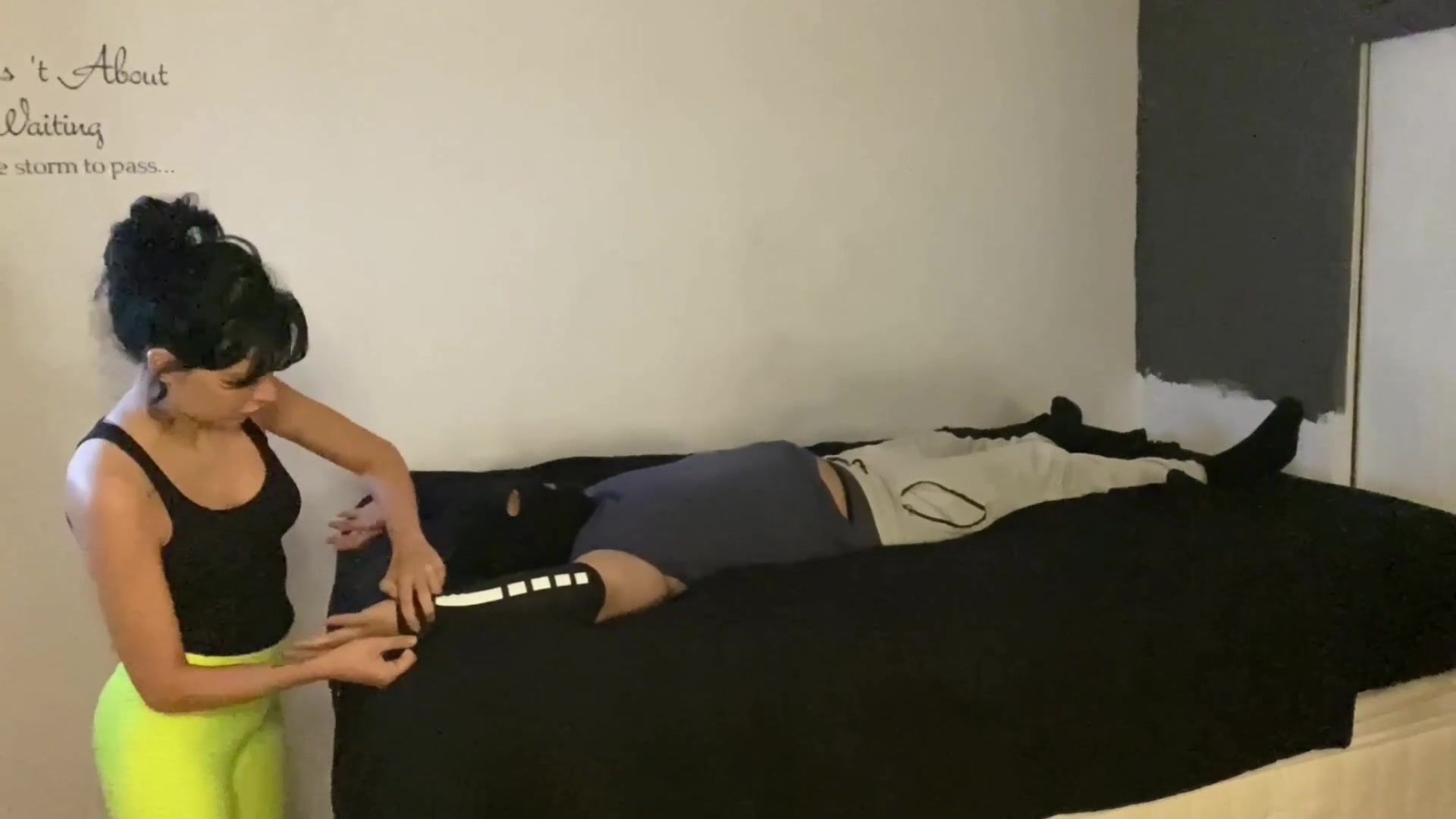 Under My Ass for 20 MINUTES!