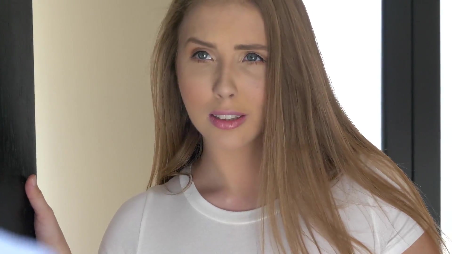 Lena Paul - She gets turned on in real basic instinct style