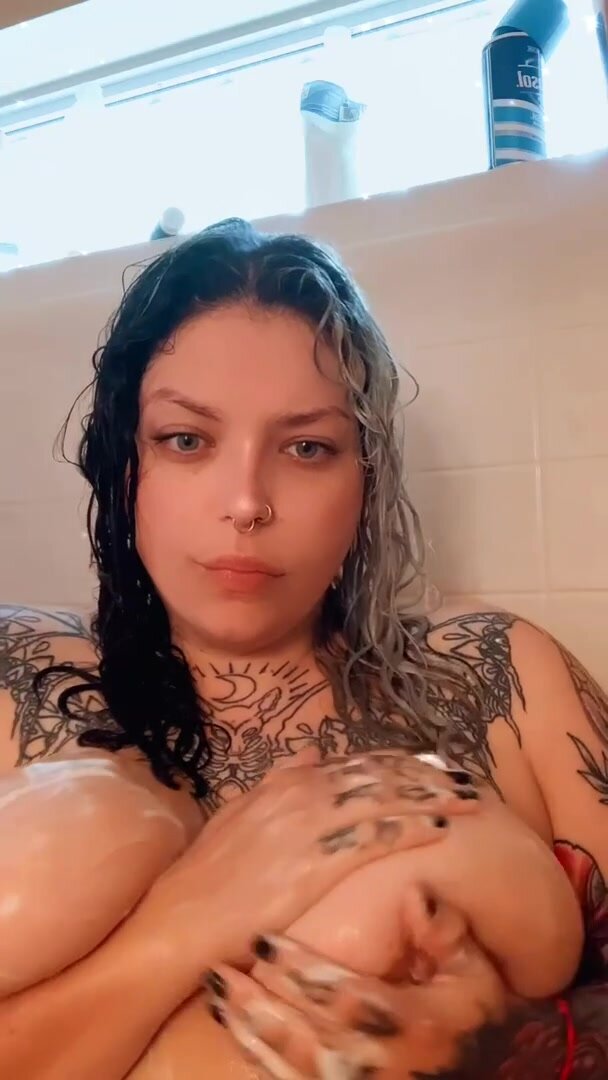 I think there MIGHT be room for two more hands??