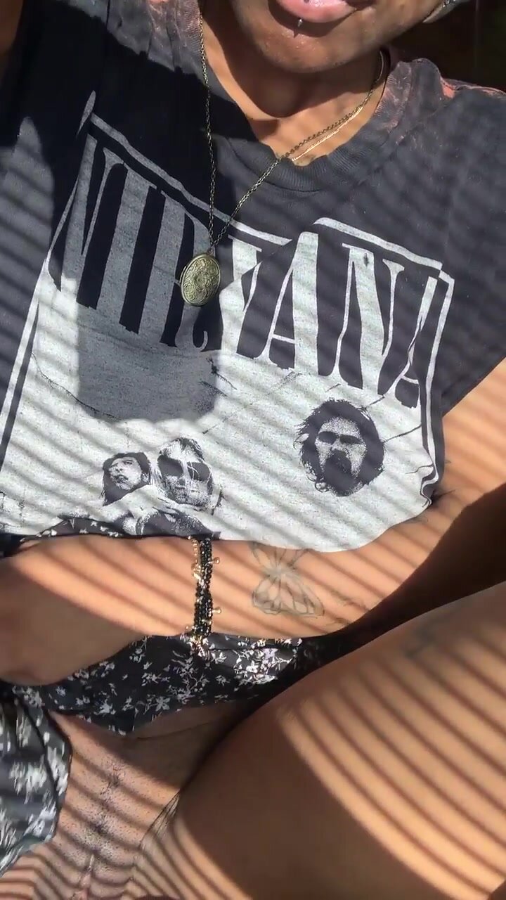 Giving that pussy some sun <3