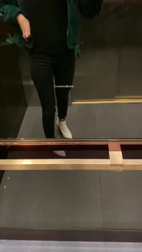 Elevator doors opens faster than you think sometimes