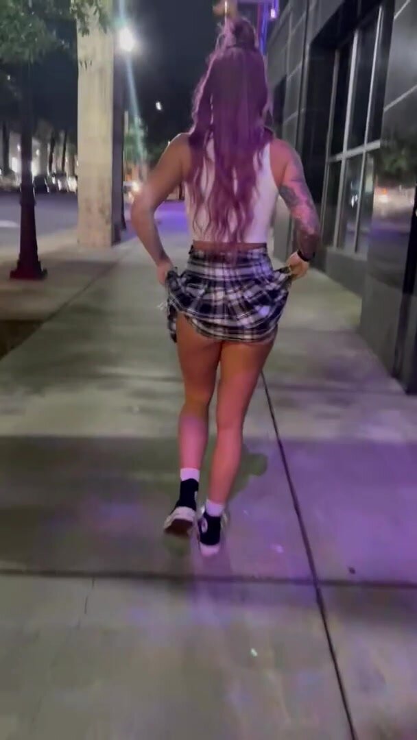 For the ass and tit lovers! I like to flash all my parts for strangers