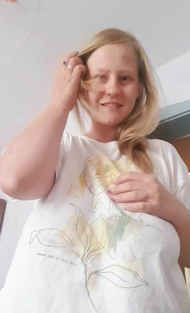 #TittyDrop It's me as soon as I get up. The first thing I did was BOOM! "Tittydrop" from under my new and innocent pajamas.