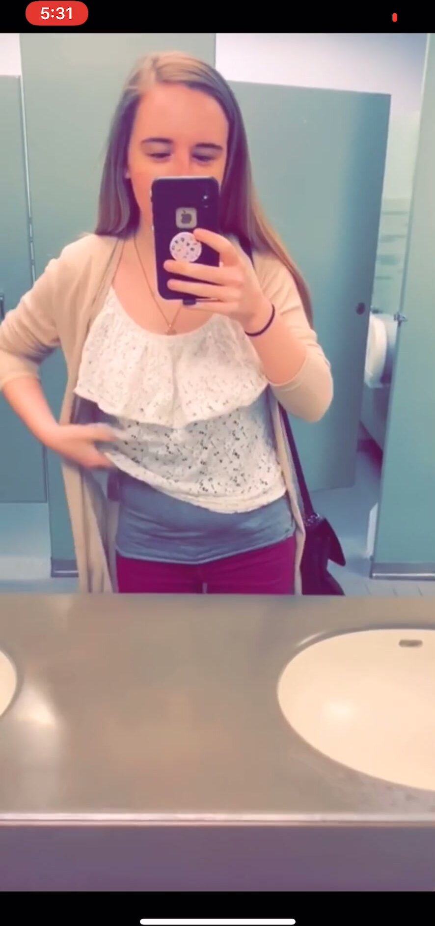 Keeping my tits like this at my desk, only Reddit will know