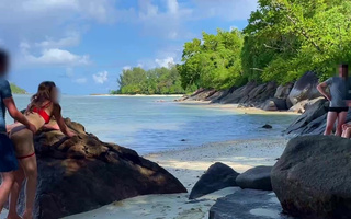 Tropic beach quickie turns into a show for two curious bystanders