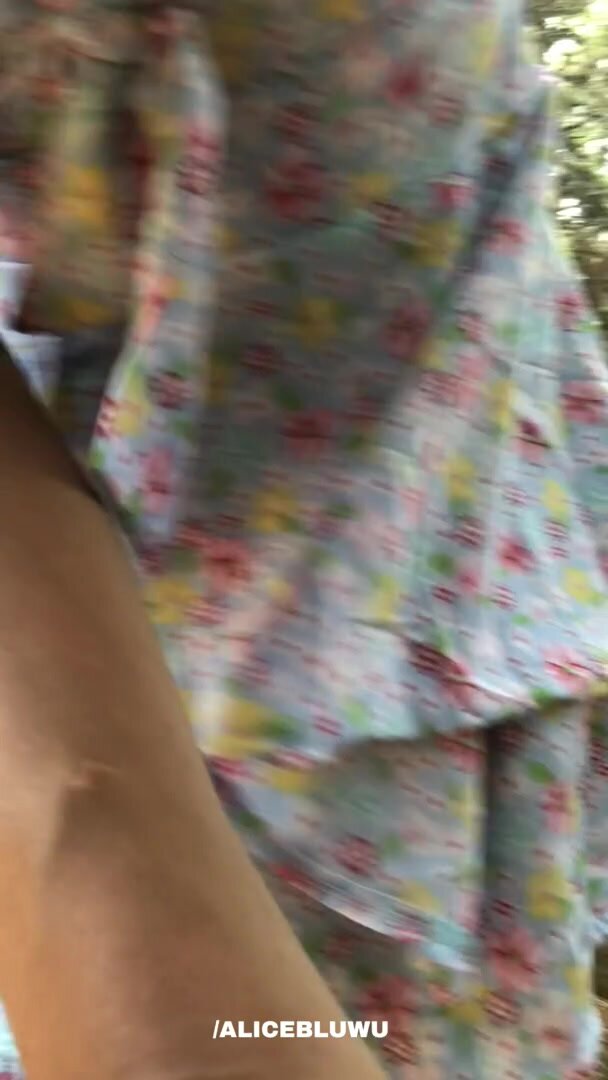 A little ass flash at the picnic area XD