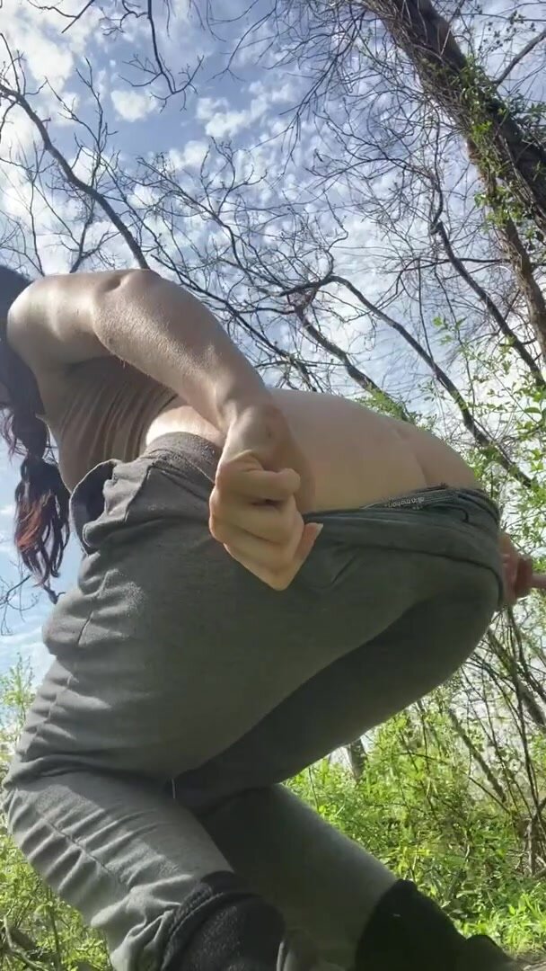 I want anal in the woods