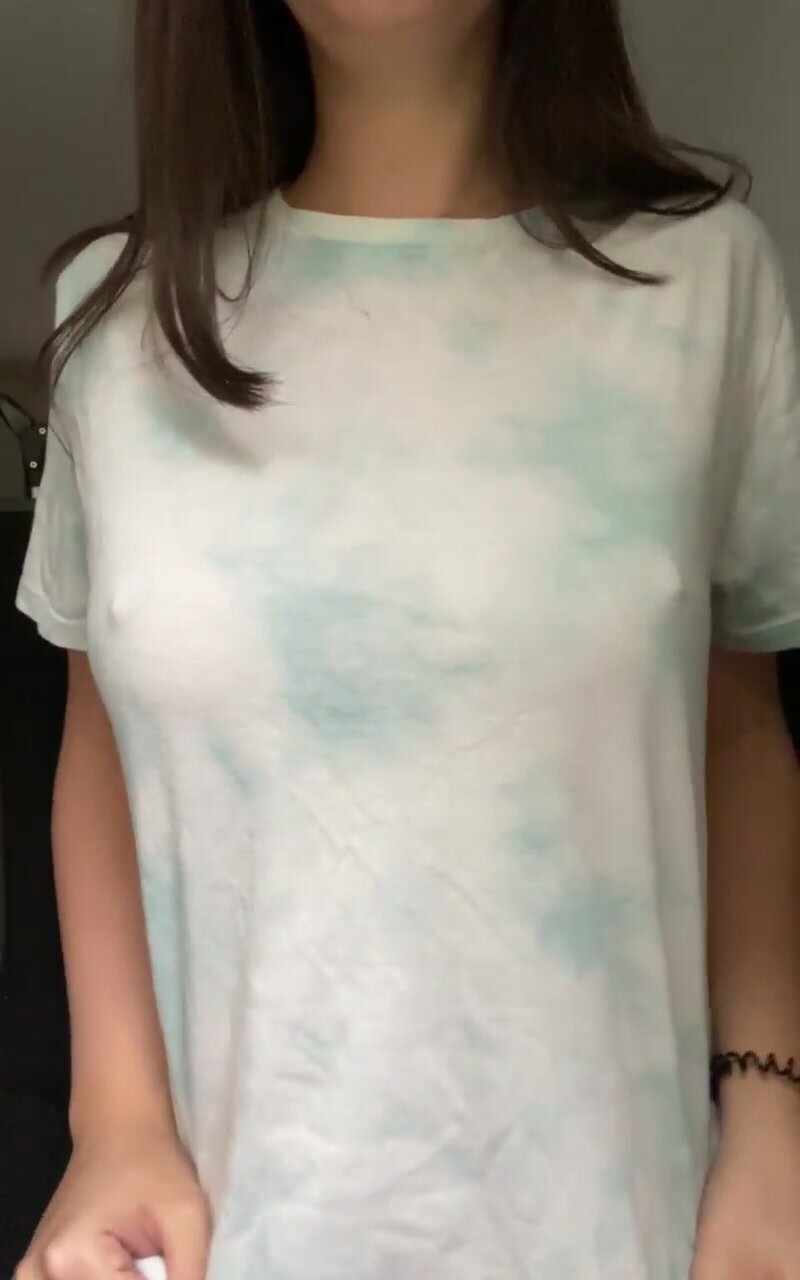 Some perky tits for your Monday