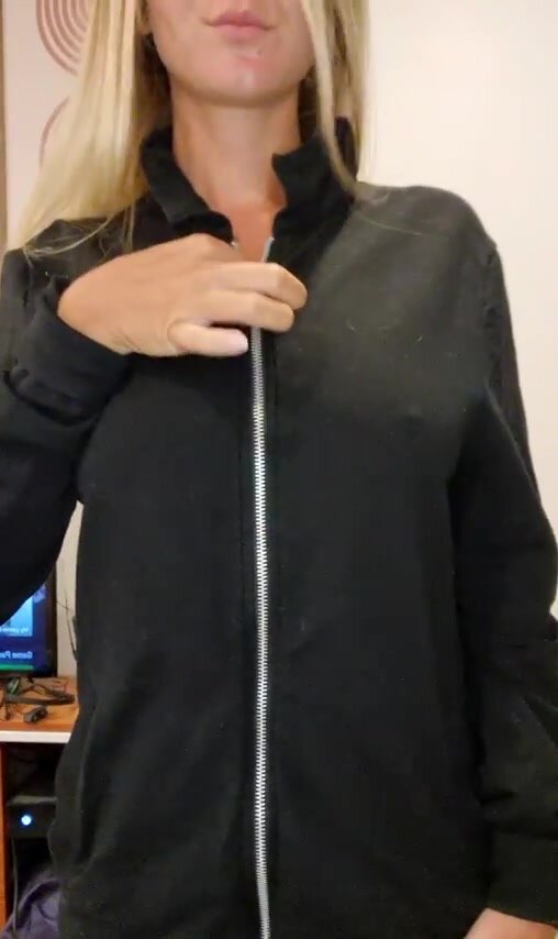 peekaboo heres some tanned DDs for you