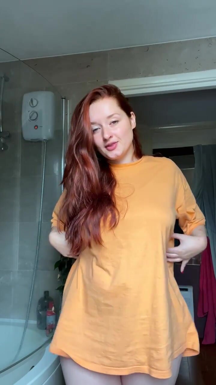 Do you guys like curvy redhead milfs here?